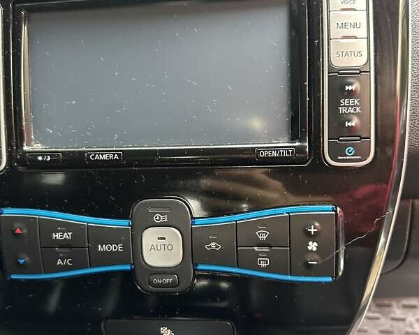 Черный Ниссан Лиф, объемом двигателя 0 л и пробегом 101 тыс. км за 8200 $, фото 5 на Automoto.ua