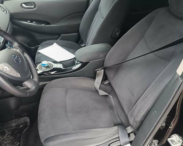 Черный Ниссан Лиф, объемом двигателя 0 л и пробегом 100 тыс. км за 6350 $, фото 11 на Automoto.ua