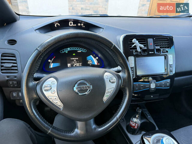 Чорний Ніссан Ліф, об'ємом двигуна 0 л та пробігом 167 тис. км за 5900 $, фото 6 на Automoto.ua