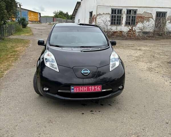 Черный Ниссан Лиф, объемом двигателя 0 л и пробегом 141 тыс. км за 6400 $, фото 4 на Automoto.ua