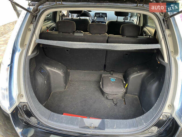 Ниссан Лиф 2013 в Черновцах на Automoto.ua Черный Ниссан Лиф, объемом двигателя 0 л и пробегом 67 тыс. км за 6590 $, фото 10 на Automoto.ua