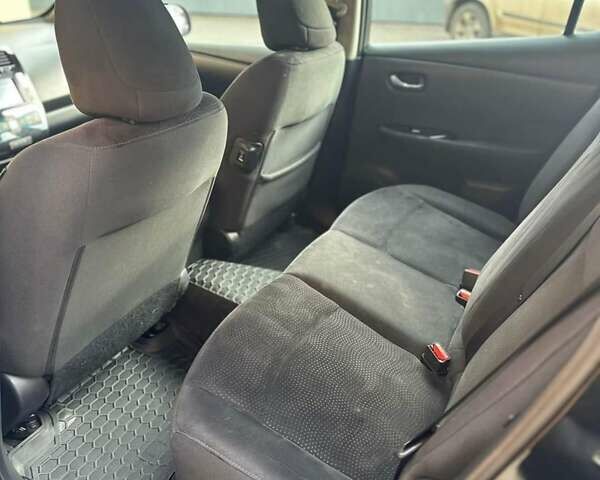 Черный Ниссан Лиф, объемом двигателя 0 л и пробегом 140 тыс. км за 7600 $, фото 14 на Automoto.ua