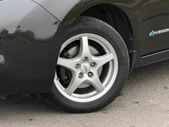 Чорний Ніссан Ліф, об'ємом двигуна 2 л та пробігом 118 тис. км за 7500 $, фото 4 на Automoto.ua