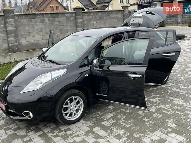 Черный Ниссан Лиф, объемом двигателя 0 л и пробегом 128 тыс. км за 7200 $, фото 30 на Automoto.ua