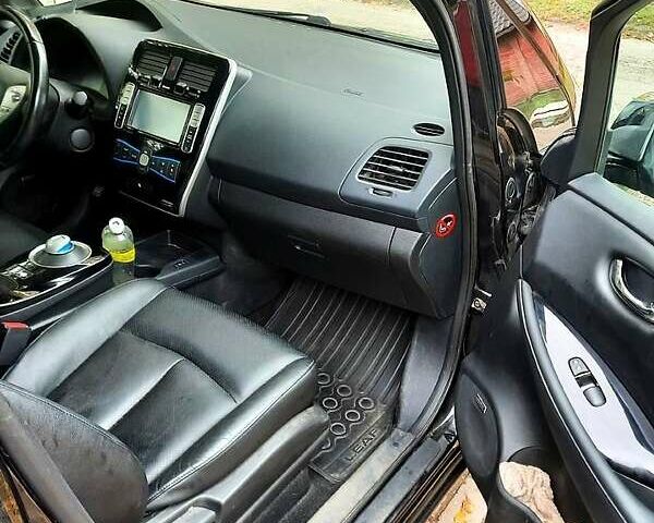 Черный Ниссан Лиф, объемом двигателя 0 л и пробегом 125 тыс. км за 7300 $, фото 2 на Automoto.ua