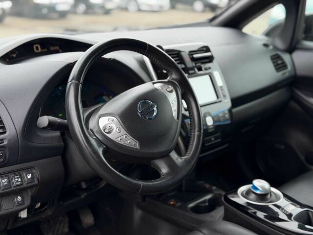 Чорний Ніссан Ліф, об'ємом двигуна 2 л та пробігом 118 тис. км за 7500 $, фото 14 на Automoto.ua