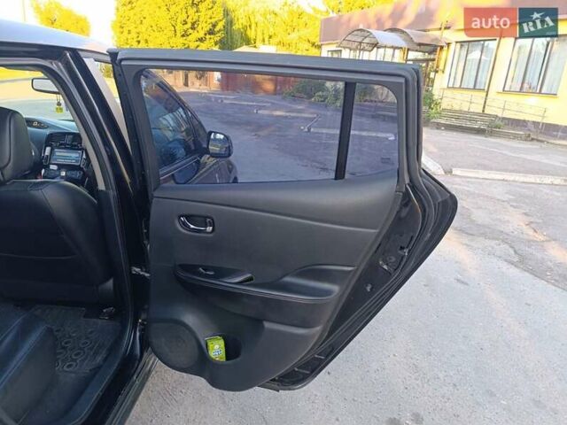Черный Ниссан Лиф, объемом двигателя 0 л и пробегом 205 тыс. км за 6300 $, фото 22 на Automoto.ua