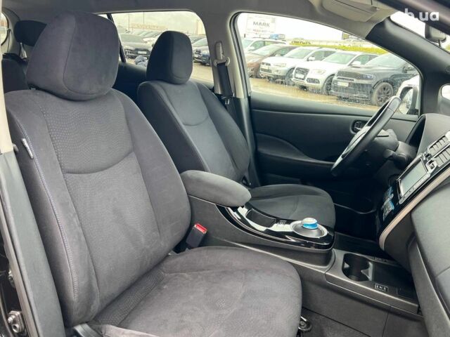 Ниссан Лиф 2013 в Львове на Automoto.ua Черный Ниссан Лиф, объемом двигателя 0 л и пробегом 117 тыс. км за 6980 $, фото 44 на Automoto.ua