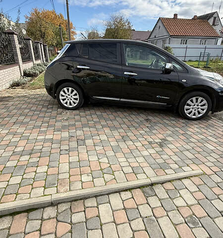 Черный Ниссан Лиф, объемом двигателя 0 л и пробегом 142 тыс. км за 6250 $, фото 4 на Automoto.ua