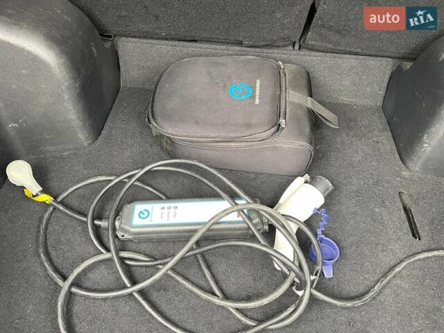 Черный Ниссан Лиф, объемом двигателя 0 л и пробегом 118 тыс. км за 5900 $, фото 8 на Automoto.ua