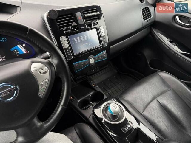 Чорний Ніссан Ліф, об'ємом двигуна 0 л та пробігом 118 тис. км за 7500 $, фото 47 на Automoto.ua