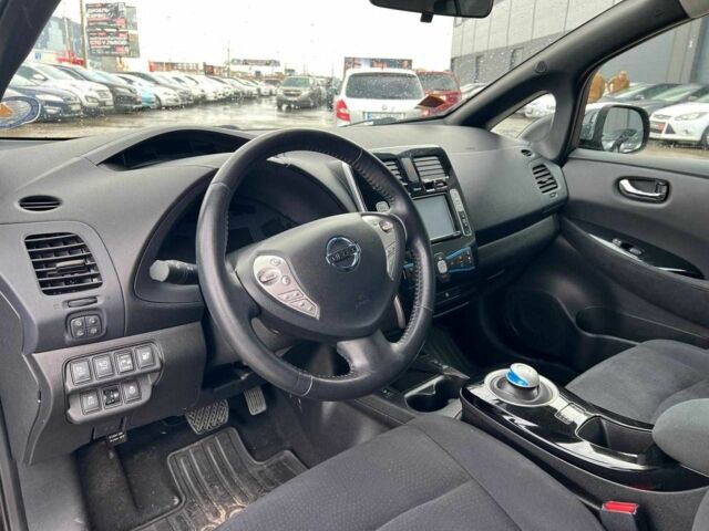 Ниссан Лиф 2013 в Львове на Automoto.ua Черный Ниссан Лиф, объемом двигателя 0 л и пробегом 117 тыс. км за 6990 $, фото 11 на Automoto.ua