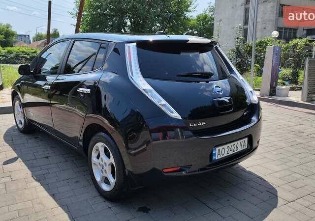 Черный Ниссан Лиф, объемом двигателя 0 л и пробегом 140 тыс. км за 7600 $, фото 8 на Automoto.ua