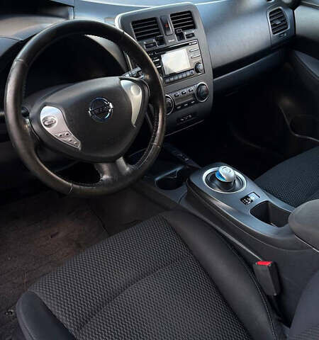 Чорний Ніссан Ліф, об'ємом двигуна 0 л та пробігом 179 тис. км за 5500 $, фото 16 на Automoto.ua