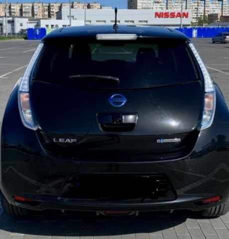 Черный Ниссан Лиф, объемом двигателя 0 л и пробегом 162 тыс. км за 6500 $, фото 2 на Automoto.ua