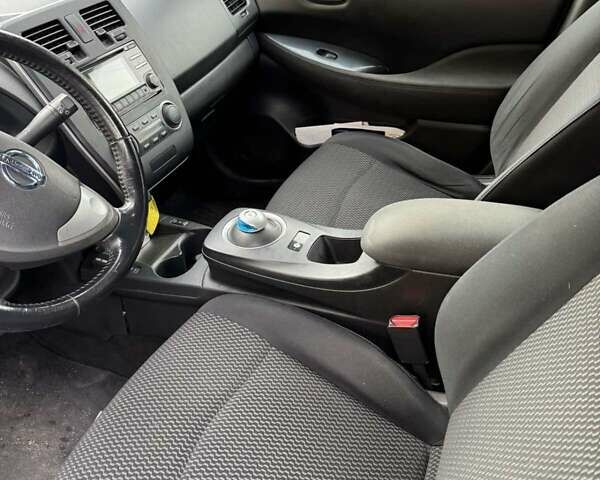 Чорний Ніссан Ліф, об'ємом двигуна 0 л та пробігом 107 тис. км за 5050 $, фото 9 на Automoto.ua