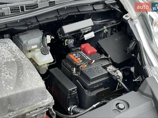 Черный Ниссан Лиф, объемом двигателя 0 л и пробегом 128 тыс. км за 7200 $, фото 29 на Automoto.ua