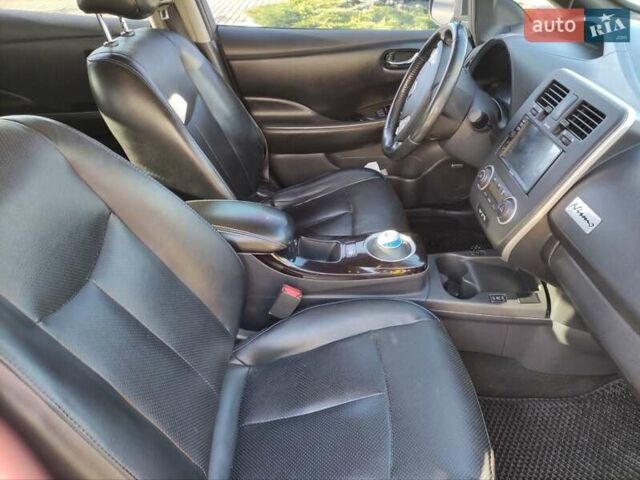 Чорний Ніссан Ліф, об'ємом двигуна 0 л та пробігом 140 тис. км за 6500 $, фото 8 на Automoto.ua