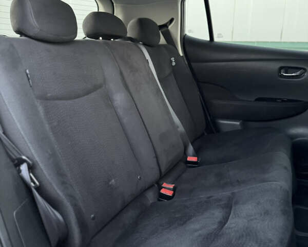 Черный Ниссан Лиф, объемом двигателя 0 л и пробегом 98 тыс. км за 7200 $, фото 13 на Automoto.ua