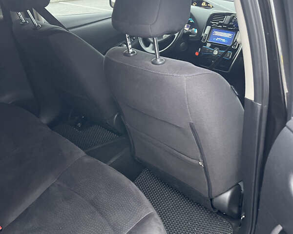 Черный Ниссан Лиф, объемом двигателя 0 л и пробегом 161 тыс. км за 6399 $, фото 9 на Automoto.ua