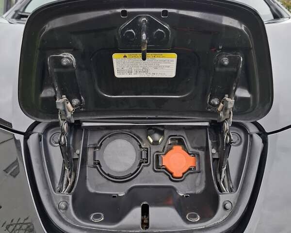 Черный Ниссан Лиф, объемом двигателя 0 л и пробегом 137 тыс. км за 7200 $, фото 17 на Automoto.ua