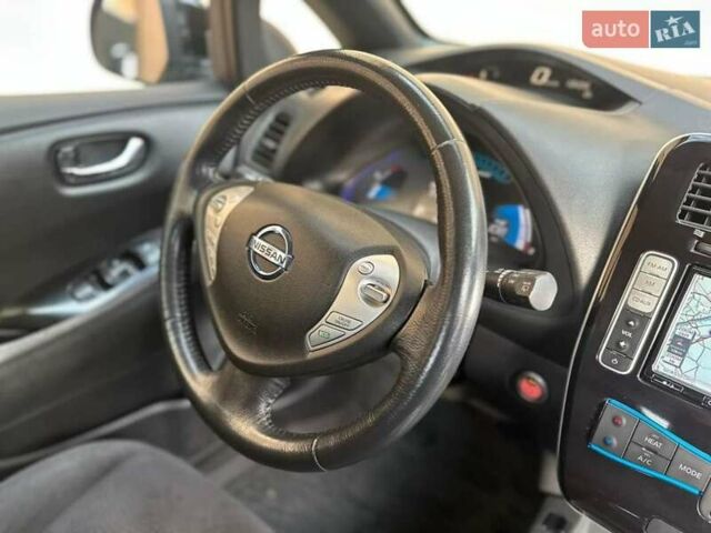 Черный Ниссан Лиф, объемом двигателя 0 л и пробегом 140 тыс. км за 7600 $, фото 1 на Automoto.ua
