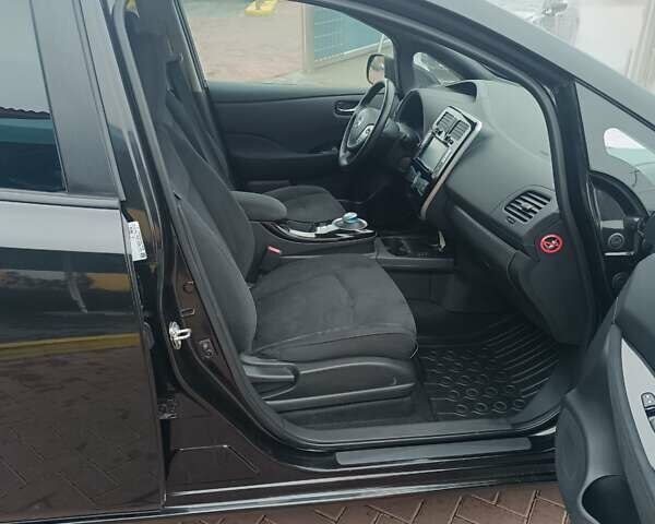 Черный Ниссан Лиф, объемом двигателя 0 л и пробегом 100 тыс. км за 6350 $, фото 16 на Automoto.ua