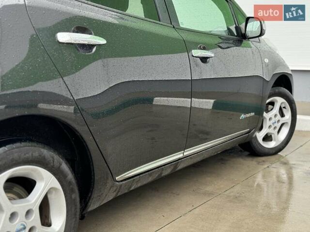 Черный Ниссан Лиф, объемом двигателя 0 л и пробегом 134 тыс. км за 6800 $, фото 21 на Automoto.ua