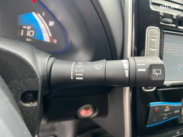 Ниссан Лиф 2013 в Львове на Automoto.ua Черный Ниссан Лиф, объемом двигателя 0 л и пробегом 117 тыс. км за 6980 $, фото 25 на Automoto.ua