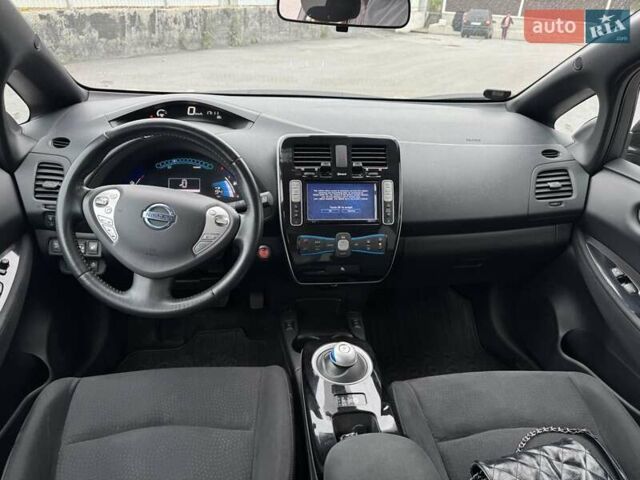 Черный Ниссан Лиф, объемом двигателя 0 л и пробегом 85 тыс. км за 6999 $, фото 1 на Automoto.ua