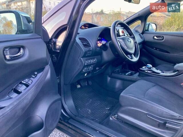 Черный Ниссан Лиф, объемом двигателя 0 л и пробегом 180 тыс. км за 5850 $, фото 26 на Automoto.ua