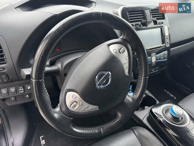 Черный Ниссан Лиф, объемом двигателя 0 л и пробегом 154 тыс. км за 6599 $, фото 17 на Automoto.ua