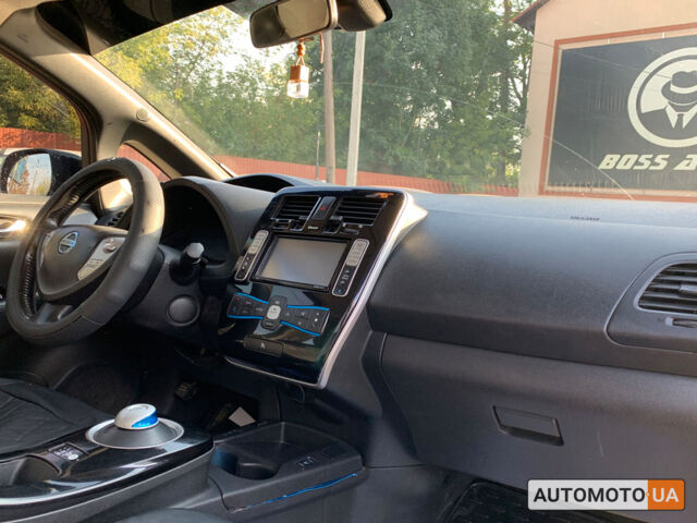 Чорний Ніссан Ліф, об'ємом двигуна 24 л та пробігом 128 тис. км за 6400 $, фото 19 на Automoto.ua