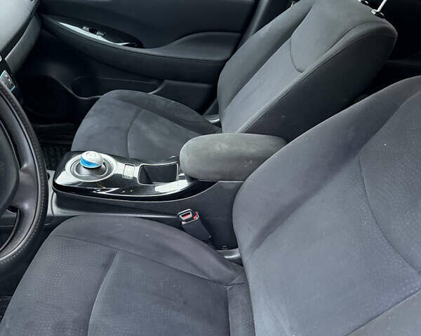 Чорний Ніссан Ліф, об'ємом двигуна 0 л та пробігом 95 тис. км за 7200 $, фото 8 на Automoto.ua