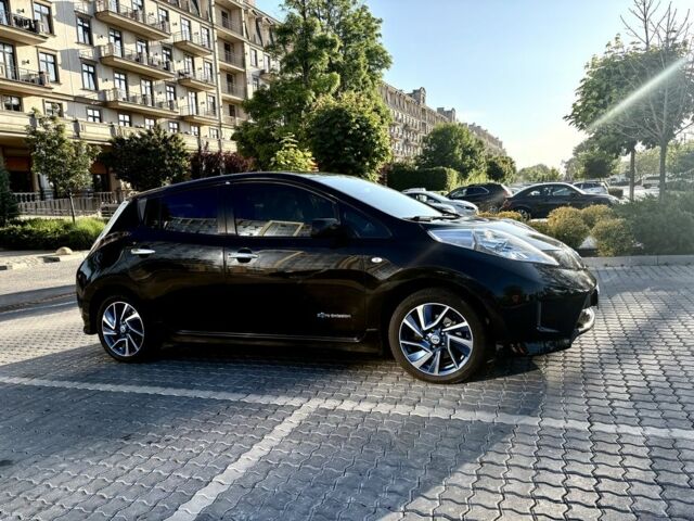 Чорний Ніссан Ліф, об'ємом двигуна 0 л та пробігом 180 тис. км за 6200 $, фото 1 на Automoto.ua
