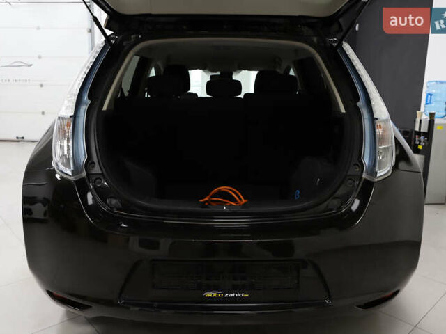 Чорний Ніссан Ліф, об'ємом двигуна 0 л та пробігом 55 тис. км за 6900 $, фото 28 на Automoto.ua