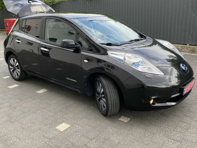 Черный Ниссан Лиф, объемом двигателя 0 л и пробегом 186 тыс. км за 6950 $, фото 2 на Automoto.ua