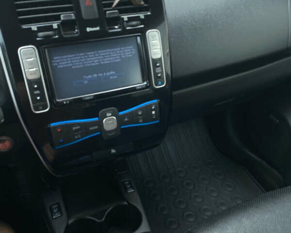 Ниссан Лиф 2014 в Ужгороде на Automoto.ua Черный Ниссан Лиф, объемом двигателя 0 л и пробегом 186 тыс. км за 6950 $, фото 16 на Automoto.ua