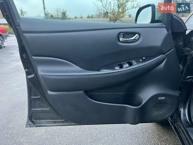 Ниссан Лиф 2014 в Харькове на Automoto.ua Черный Ниссан Лиф, объемом двигателя 0 л и пробегом 93 тыс. км за 8200 $, фото 11 на Automoto.ua