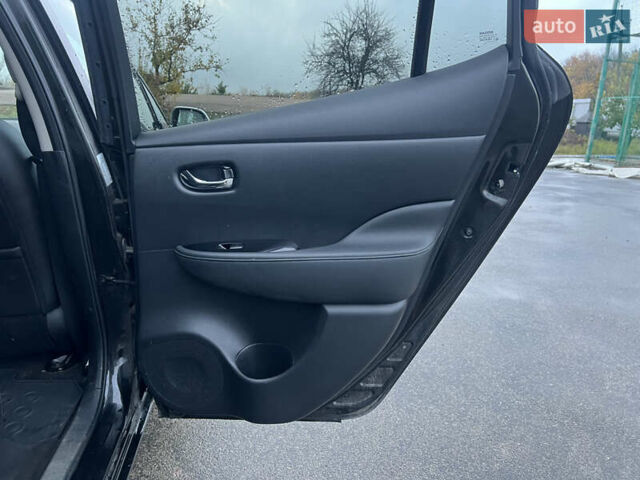 Ниссан Лиф 2014 в Харькове на Automoto.ua Черный Ниссан Лиф, объемом двигателя 0 л и пробегом 93 тыс. км за 8200 $, фото 12 на Automoto.ua