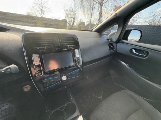 Чорний Ніссан Ліф, об'ємом двигуна 0 л та пробігом 120 тис. км за 6500 $, фото 18 на Automoto.ua