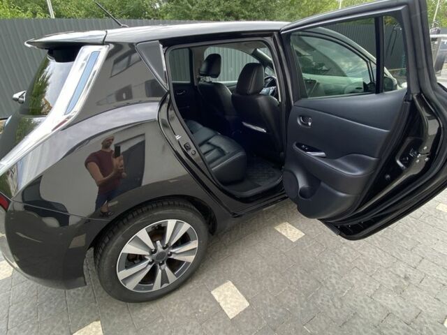 Черный Ниссан Лиф, объемом двигателя 0 л и пробегом 186 тыс. км за 6950 $, фото 6 на Automoto.ua