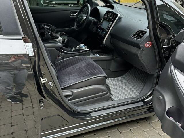 Чорний Ніссан Ліф, об'ємом двигуна 0 л та пробігом 170 тис. км за 6999 $, фото 13 на Automoto.ua