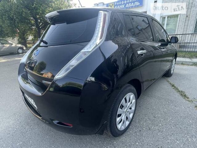 Черный Ниссан Лиф, объемом двигателя 0 л и пробегом 22 тыс. км за 10300 $, фото 33 на Automoto.ua