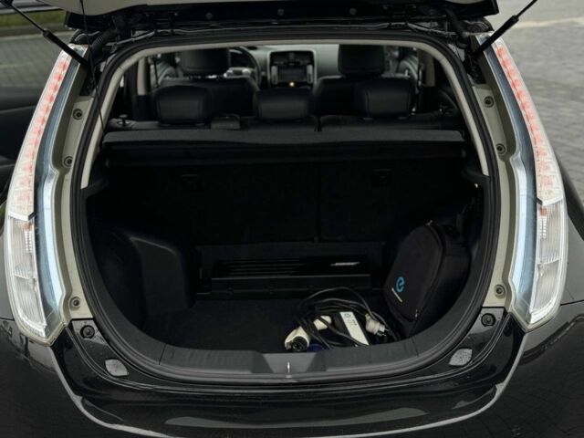 Черный Ниссан Лиф, объемом двигателя 0 л и пробегом 125 тыс. км за 6500 $, фото 9 на Automoto.ua