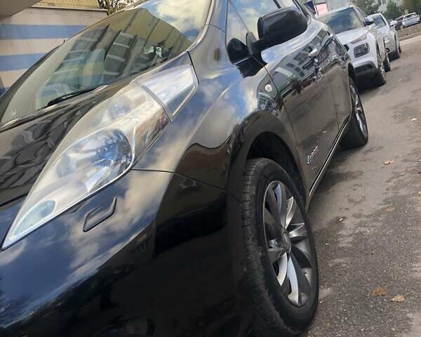 Черный Ниссан Лиф, объемом двигателя 0 л и пробегом 122 тыс. км за 6600 $, фото 10 на Automoto.ua