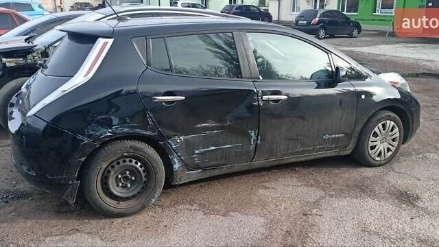 Черный Ниссан Лиф, объемом двигателя 0 л и пробегом 180 тыс. км за 4500 $, фото 7 на Automoto.ua