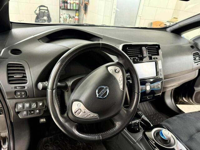 Чорний Ніссан Ліф, об'ємом двигуна 0 л та пробігом 130 тис. км за 6099 $, фото 6 на Automoto.ua