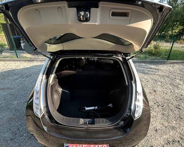 Чорний Ніссан Ліф, об'ємом двигуна 0 л та пробігом 105 тис. км за 7999 $, фото 14 на Automoto.ua