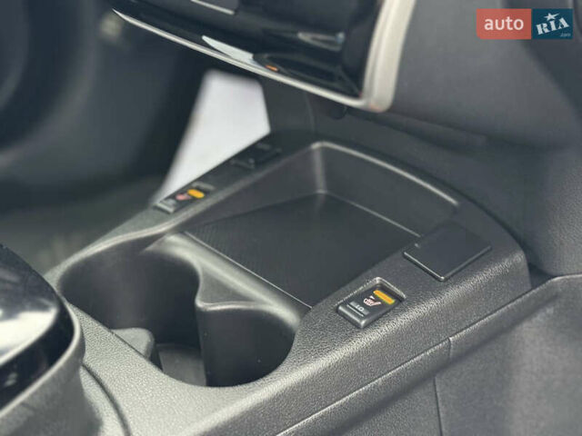 Черный Ниссан Лиф, объемом двигателя 0 л и пробегом 100 тыс. км за 5999 $, фото 7 на Automoto.ua